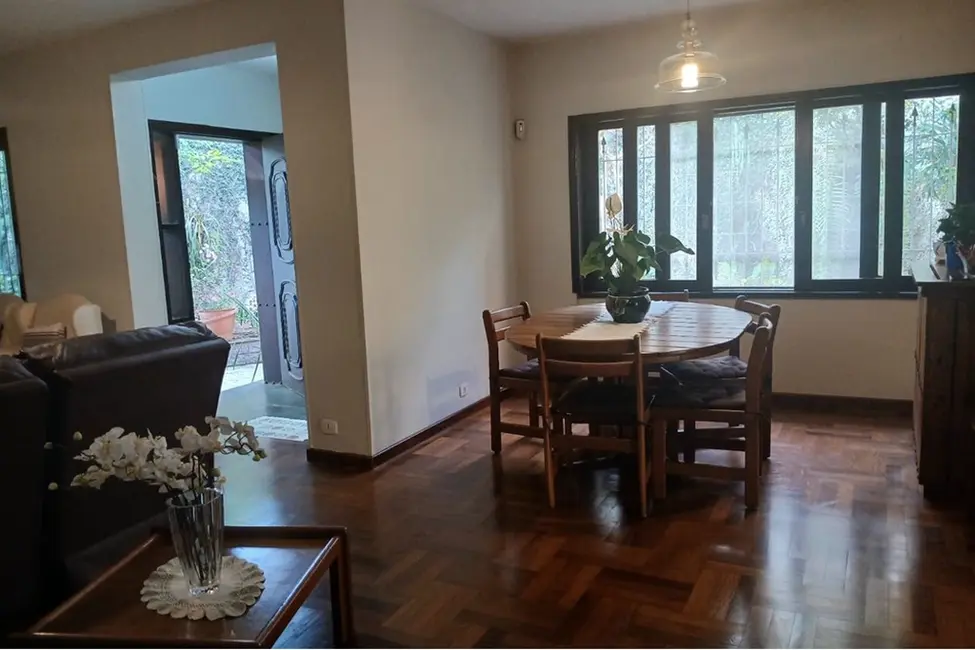 Casa com 3 quartos à venda, 257m2 em Jardim Prudência, São Paulo - SP - imagem 8 Foto 8 de Casa com 3 quartos à venda, 257m2 em Jardim Prudência, São Paulo - SP