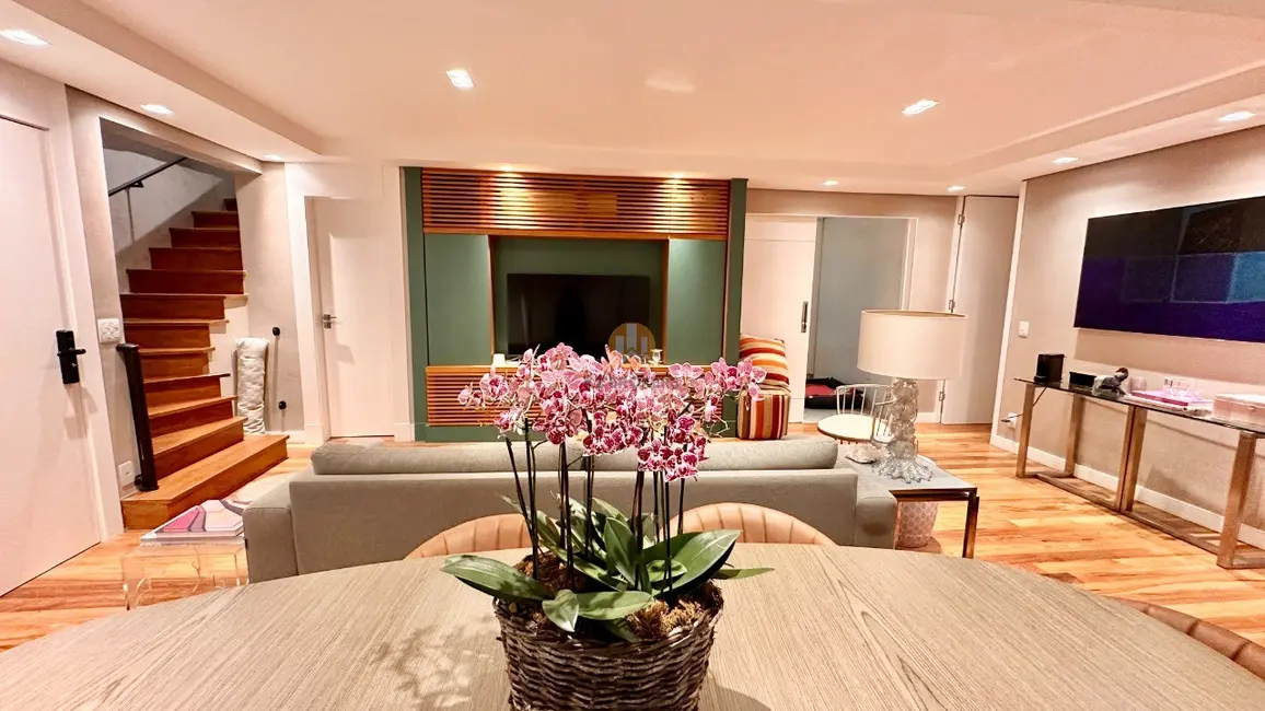 Foto 2 de Apartamento com 3 quartos à venda, 223m2 em Jardim Guedala, São Paulo - SP