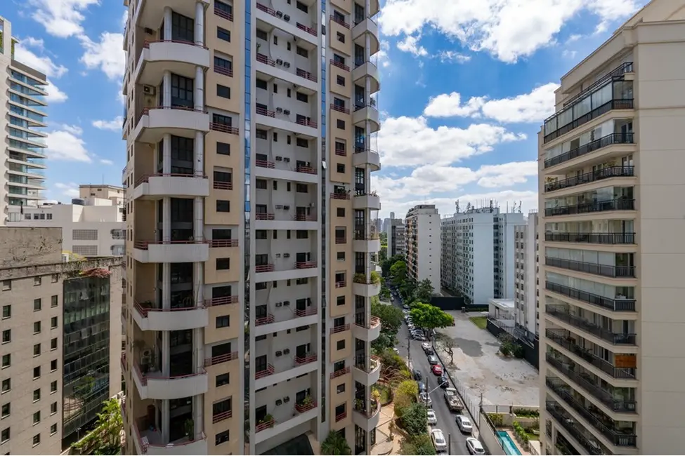 Foto 6 de Apartamento com 3 quartos à venda, 187m2 em Itaim Bibi, São Paulo - SP