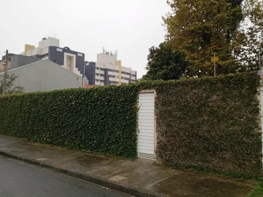 Foto 1 de Terreno / Lote à venda em Campina do Siqueira, Curitiba - PR