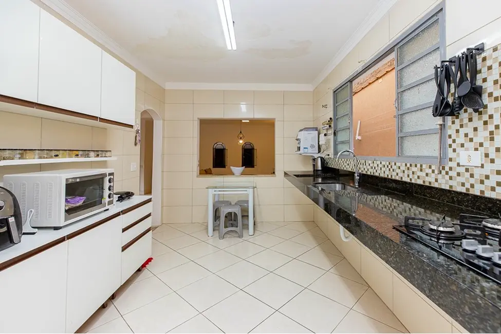 Foto 3 de Casa com 7 quartos à venda, 364m2 em Jardim Kioto, São Paulo - SP