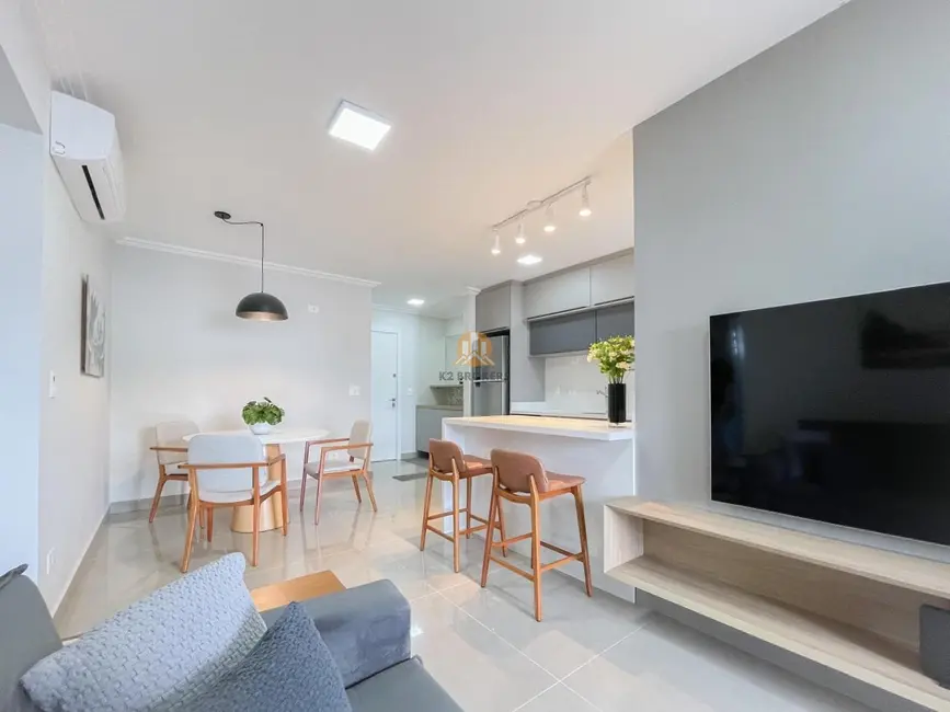 Foto 2 de Apartamento com 2 quartos à venda, 74m2 em Água Verde, Curitiba - PR