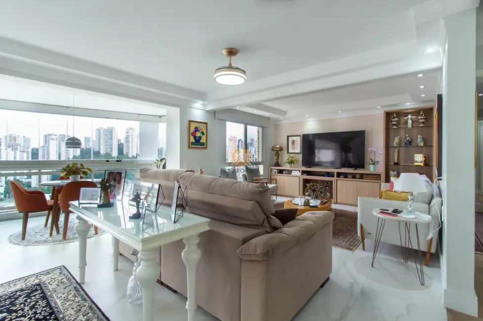 Apartamento com 4 quartos à venda, 261m2 em Vila Andrade, São Paulo - SP - imagem 1 Foto 1 de Apartamento com 4 quartos à venda, 261m2 em Vila Andrade, São Paulo - SP