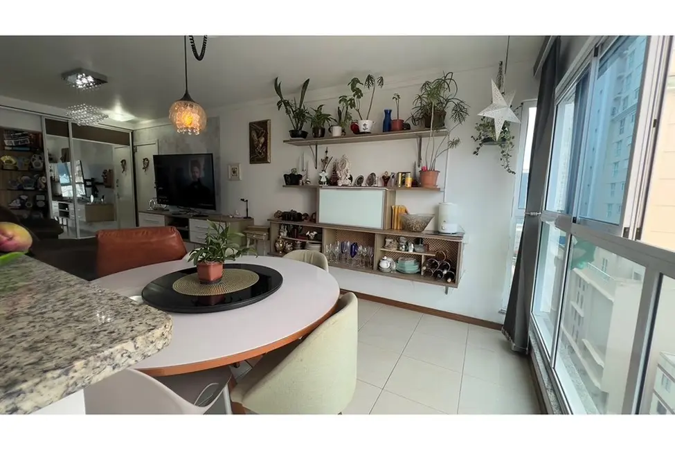 Apartamento com 3 quartos à venda, 129m2 em Centro, Balneario Camboriu - SC - imagem 2 Foto 2 de Apartamento com 3 quartos à venda, 129m2 em Centro, Balneario Camboriu - SC