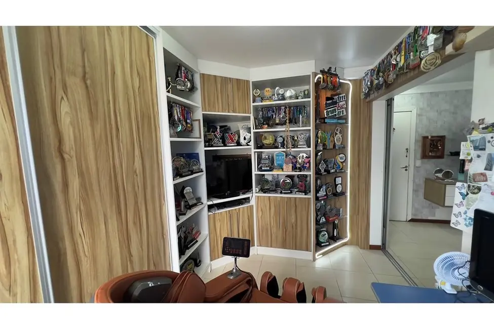 Apartamento com 3 quartos à venda, 129m2 em Centro, Balneario Camboriu - SC - imagem 6 Foto 6 de Apartamento com 3 quartos à venda, 129m2 em Centro, Balneario Camboriu - SC