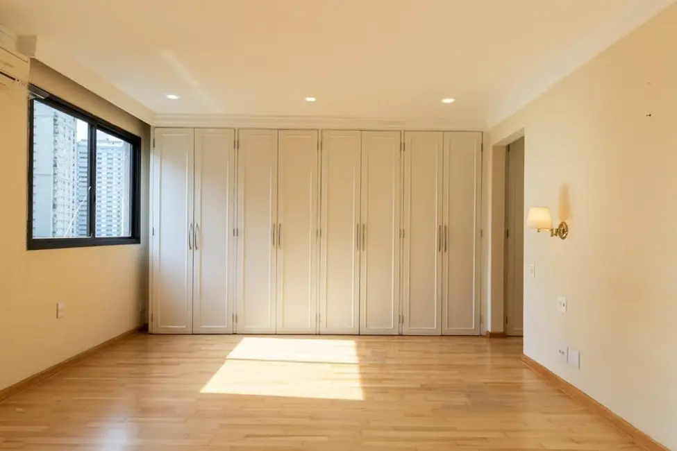 Apartamento com 3 quartos à venda, 209m2 em Itaim Bibi, São Paulo - SP - imagem 5 Foto 5 de Apartamento com 3 quartos à venda, 209m2 em Itaim Bibi, São Paulo - SP