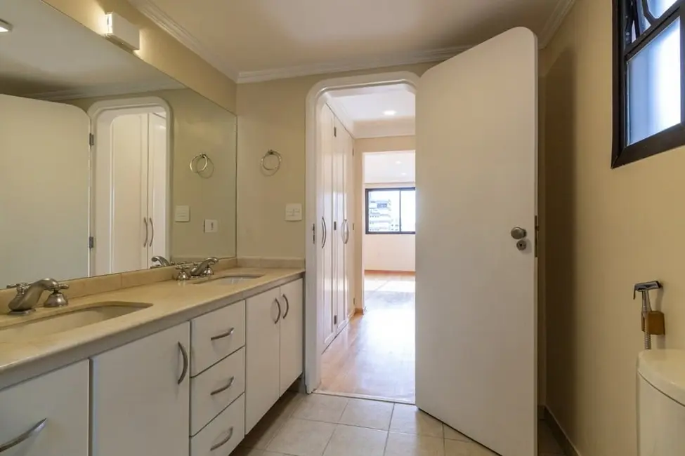 Apartamento com 3 quartos à venda, 209m2 em Itaim Bibi, São Paulo - SP - imagem 9 Foto 9 de Apartamento com 3 quartos à venda, 209m2 em Itaim Bibi, São Paulo - SP
