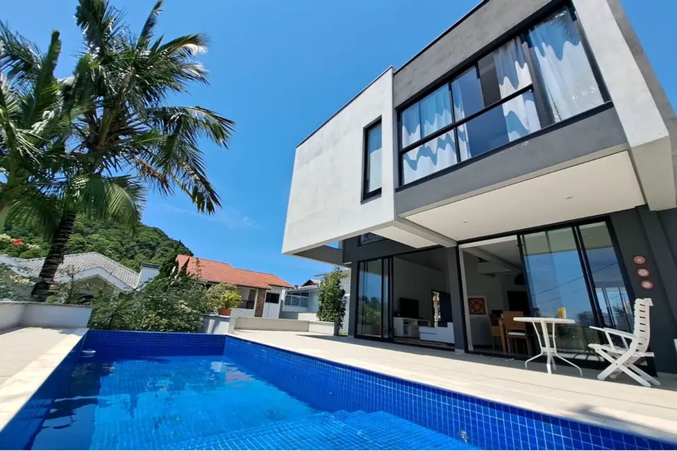 Foto 1 de Casa de Condomínio com 3 quartos à venda, 200m2 em Ariribá, Balneario Camboriu - SC