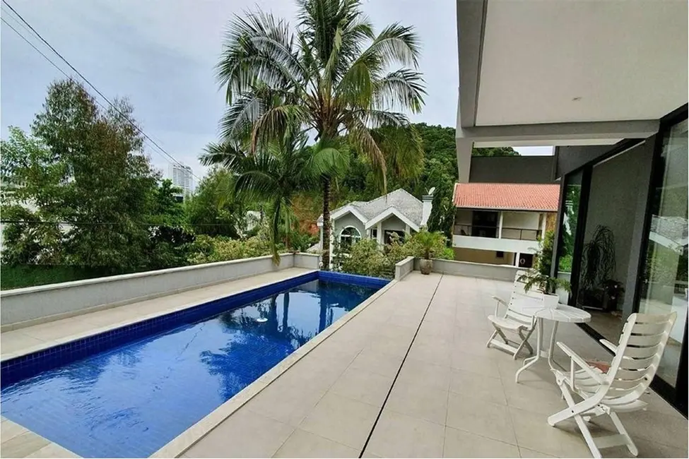 Casa de Condomínio com 3 quartos à venda, 200m2 em Ariribá, Balneario Camboriu - SC - imagem 1 Foto 1 de Casa de Condomínio com 3 quartos à venda, 200m2 em Ariribá, Balneario Camboriu - SC