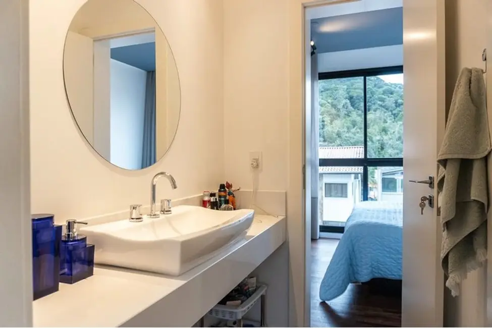 Casa de Condomínio com 3 quartos à venda, 200m2 em Ariribá, Balneario Camboriu - SC - imagem 8 Foto 8 de Casa de Condomínio com 3 quartos à venda, 200m2 em Ariribá, Balneario Camboriu - SC