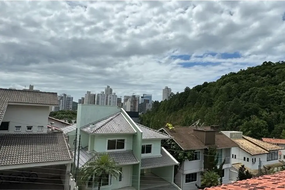 Casa com 4 quartos à venda, 350m2 em Ariribá, Balneario Camboriu - SC - imagem 2 Foto 2 de Casa com 4 quartos à venda, 350m2 em Ariribá, Balneario Camboriu - SC