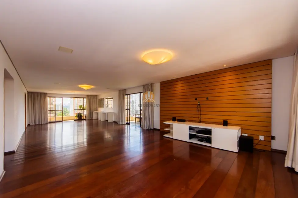 Apartamento com 4 quartos à venda e para alugar, 327m2 em Santo Amaro, São Paulo - SP - imagem 3 Foto 3 de Apartamento com 4 quartos à venda e para alugar, 327m2 em Santo Amaro, São Paulo - SP