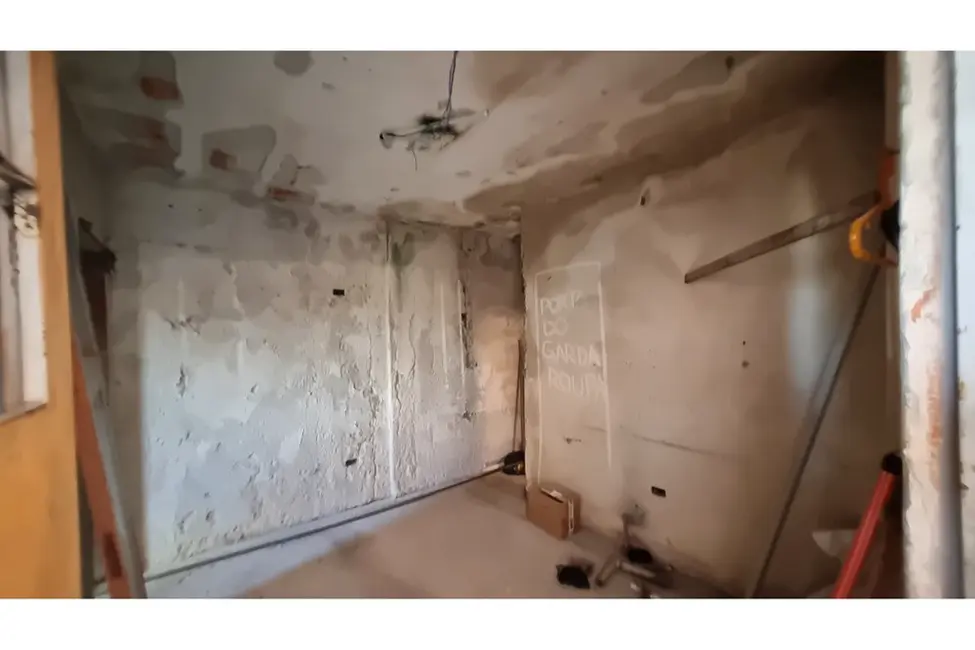 Foto 2 de Casa com 2 quartos à venda, 158m2 em Embu Das Artes - SP