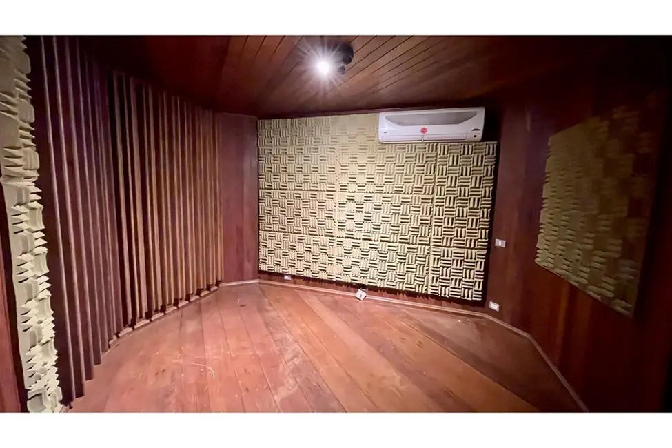 Casa com 5 quartos à venda, 810m2 em Vila Madalena, São Paulo - SP - imagem 8 Foto 8 de Casa com 5 quartos à venda, 810m2 em Vila Madalena, São Paulo - SP