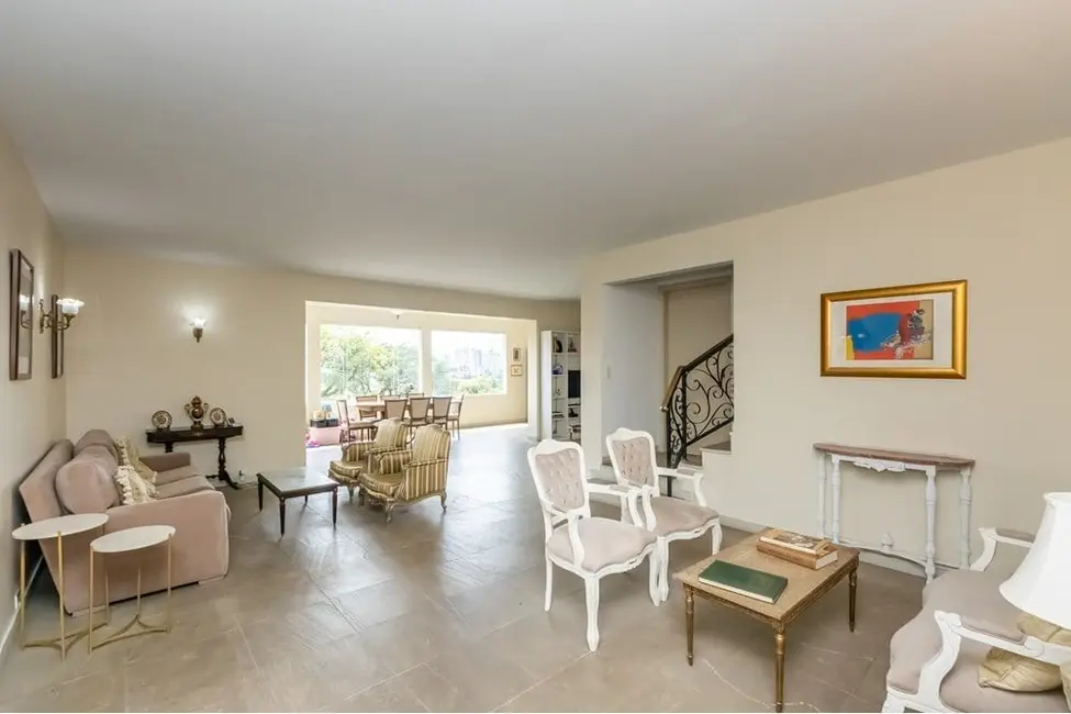 Casa com 3 quartos à venda, 379m2 em Pacaembu, São Paulo - SP - imagem 2 Foto 2 de Casa com 3 quartos à venda, 379m2 em Pacaembu, São Paulo - SP