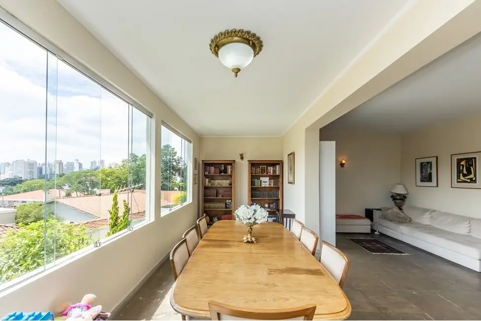 Casa com 3 quartos à venda, 379m2 em Pacaembu, São Paulo - SP - imagem 5 Foto 5 de Casa com 3 quartos à venda, 379m2 em Pacaembu, São Paulo - SP