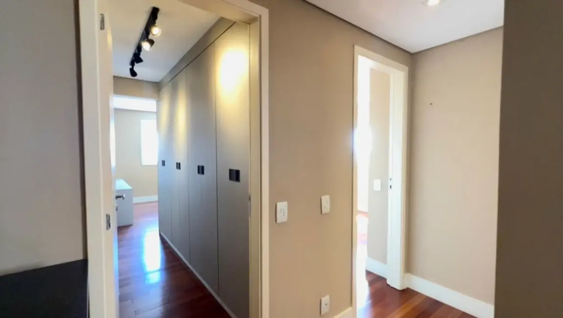 Apartamento com 3 quartos à venda, 280m2 em Jardim Monte Kemel, São Paulo - SP - imagem 4 Foto 4 de Apartamento com 3 quartos à venda, 280m2 em Jardim Monte Kemel, São Paulo - SP