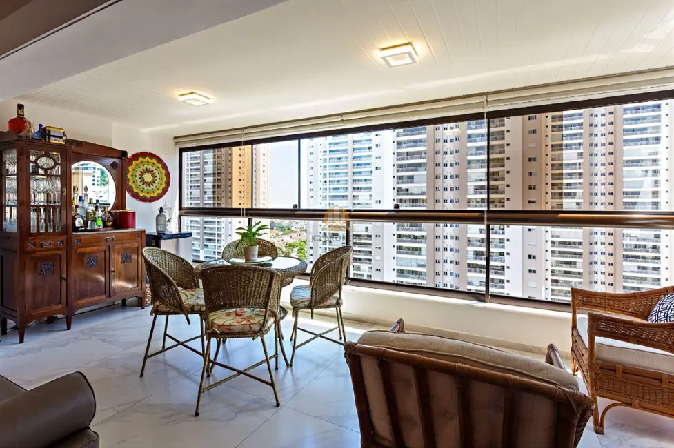 Foto 9 de Apartamento com 4 quartos à venda, 195m2 em Jardim Monte Kemel, São Paulo - SP