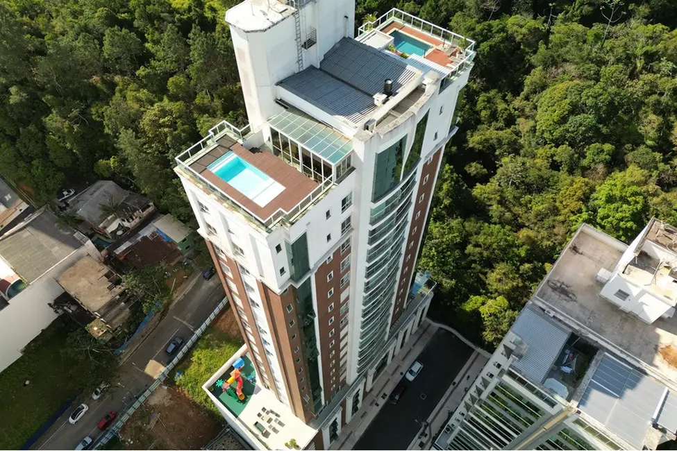 Foto 3 de Apartamento com 1 quarto à venda, 127m2 em Pioneiros, Balneario Camboriu - SC