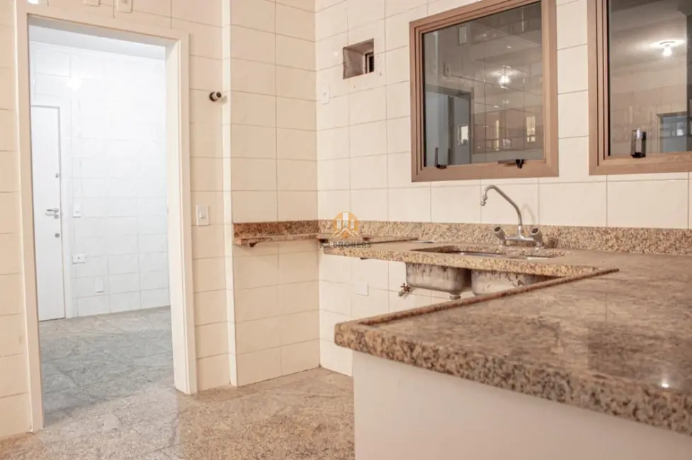 Foto 8 de Apartamento com 3 quartos à venda, 242m2 em Vila Suzana, São Paulo - SP