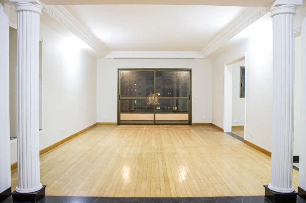 Foto 2 de Apartamento com 3 quartos à venda, 242m2 em Vila Suzana, São Paulo - SP