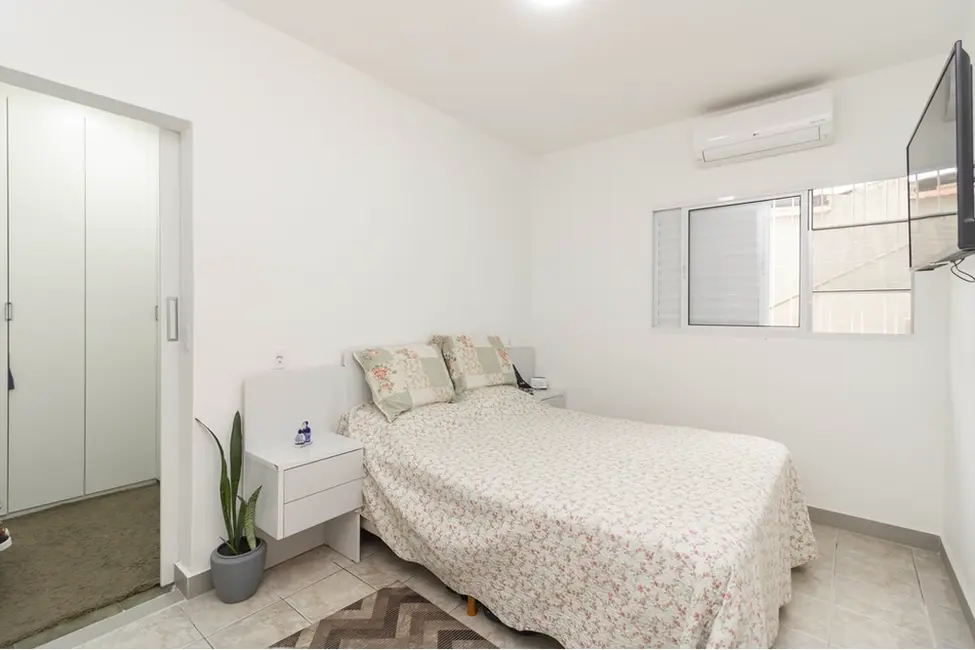 Casa com 2 quartos à venda, 149m2 em Vila Vitório Mazzei, São Paulo - SP - imagem 3 Foto 3 de Casa com 2 quartos à venda, 149m2 em Vila Vitório Mazzei, São Paulo - SP