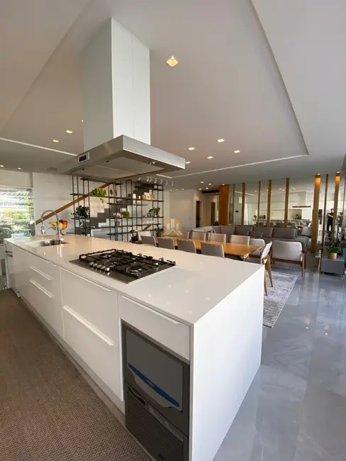 Foto 3 de Casa com 3 quartos à venda, 470m2 em Centro, Balneario Camboriu - SC