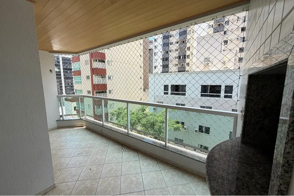Apartamento com 3 quartos à venda, 115m2 em Centro, Balneario Camboriu - SC - imagem 8 Foto 8 de Apartamento com 3 quartos à venda, 115m2 em Centro, Balneario Camboriu - SC