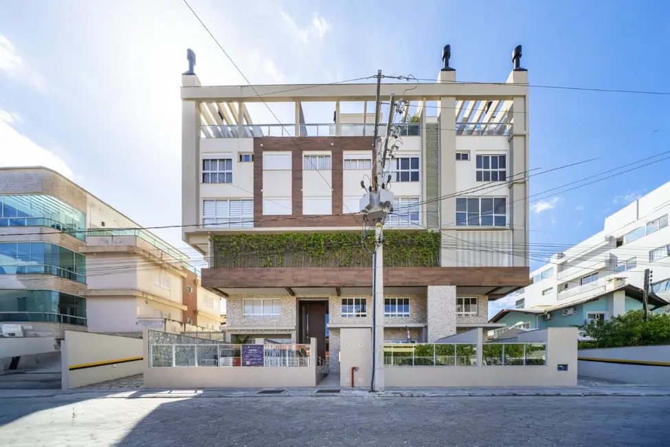 Foto 1 de Apartamento com 2 quartos à venda, 83m2 em Bombinhas - SC