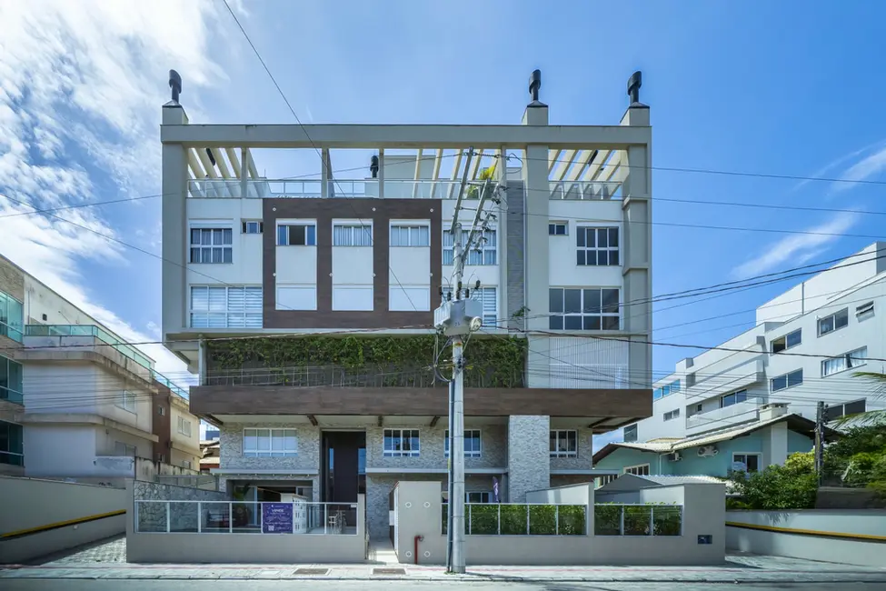 Foto 2 de Apartamento com 2 quartos à venda, 83m2 em Bombinhas - SC