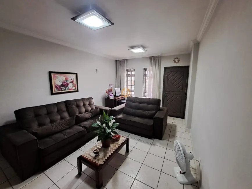 Foto 3 de Casa com 2 quartos à venda, 191m2 em Vila Josefina, Jundiai - SP