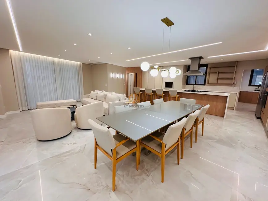 Foto 1 de Apartamento com 3 quartos à venda, 246m2 em Água Verde, Curitiba - PR