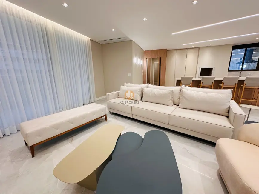 Foto 3 de Apartamento com 3 quartos à venda, 246m2 em Água Verde, Curitiba - PR