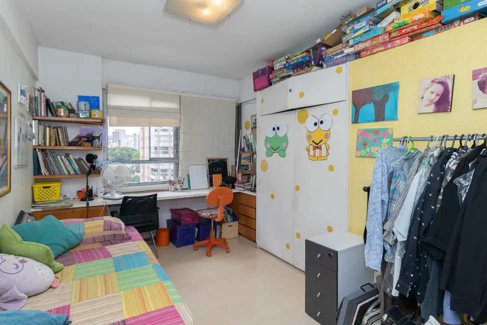 Apartamento com 3 quartos à venda, 132m2 em Moema, São Paulo - SP - imagem 3 Foto 3 de Apartamento com 3 quartos à venda, 132m2 em Moema, São Paulo - SP