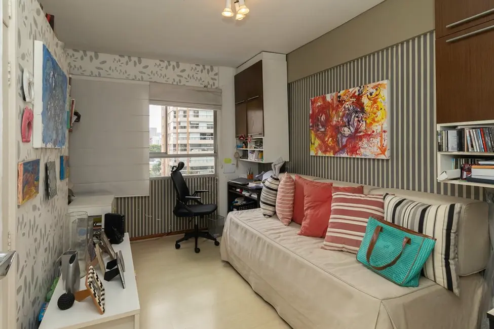 Apartamento com 3 quartos à venda, 132m2 em Moema, São Paulo - SP - imagem 5 Foto 5 de Apartamento com 3 quartos à venda, 132m2 em Moema, São Paulo - SP