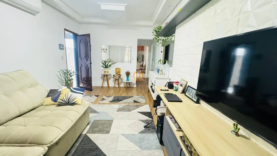 Foto 1 de Casa com 3 quartos à venda, 131m2 em Parque Maria Domitila, São Paulo - SP