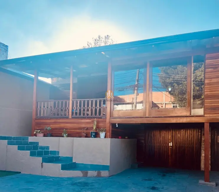 Casa com 3 quartos à venda, 200m2 em Atuba, Curitiba - PR - imagem 1 Foto 1 de Casa com 3 quartos à venda, 200m2 em Atuba, Curitiba - PR