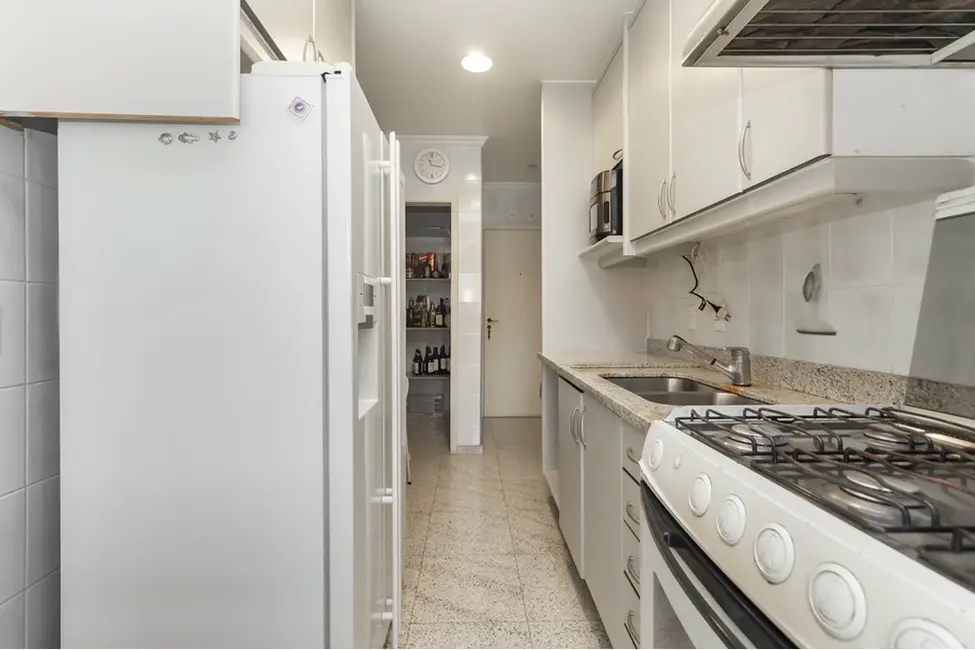 Apartamento com 4 quartos à venda, 206m2 em Moema, São Paulo - SP - imagem 9 Foto 9 de Apartamento com 4 quartos à venda, 206m2 em Moema, São Paulo - SP