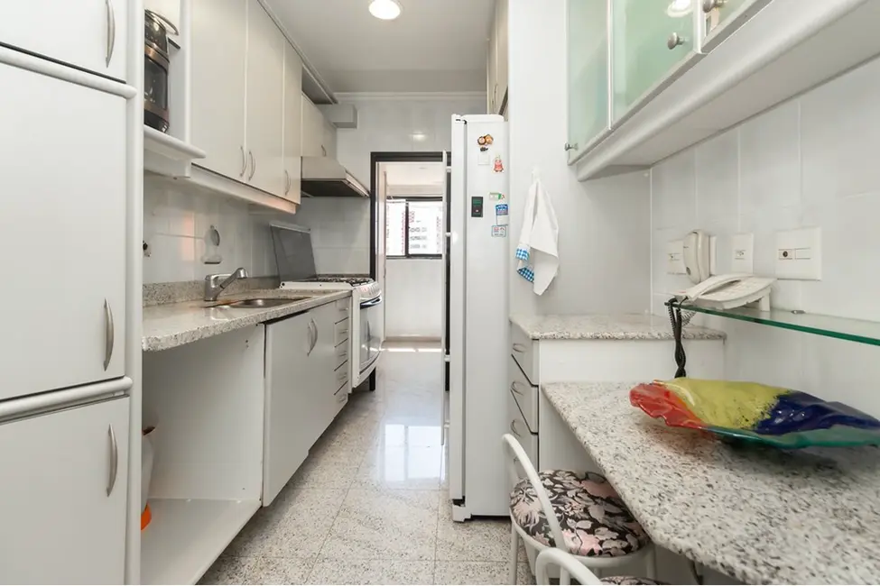 Apartamento com 4 quartos à venda, 206m2 em Moema, São Paulo - SP - imagem 8 Foto 8 de Apartamento com 4 quartos à venda, 206m2 em Moema, São Paulo - SP