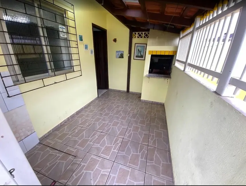 Foto 2 de Casa com 2 quartos à venda, 53m2 em Guaratuba - PR