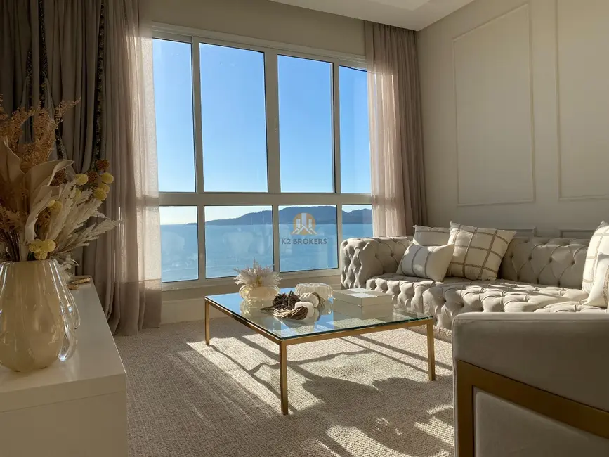 Foto 3 de Apartamento com 4 quartos à venda, 180m2 em Meia Praia, Itapema - SC