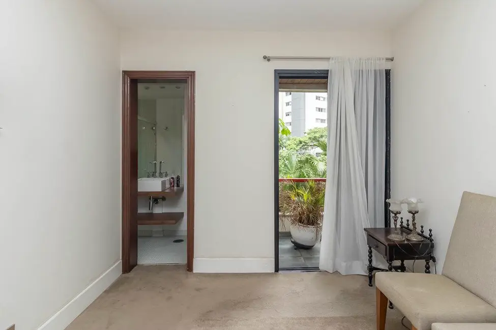 Foto 2 de Apartamento com 4 quartos à venda, 181m2 em Itaim Bibi, São Paulo - SP