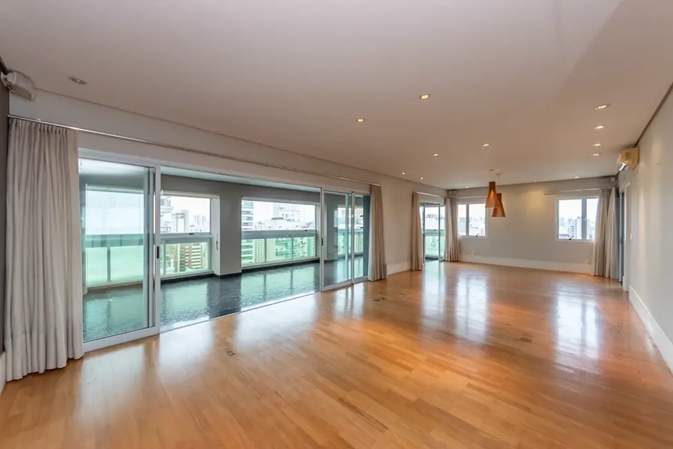 Foto 1 de Apartamento com 4 quartos à venda, 233m2 em Vila Uberabinha, São Paulo - SP