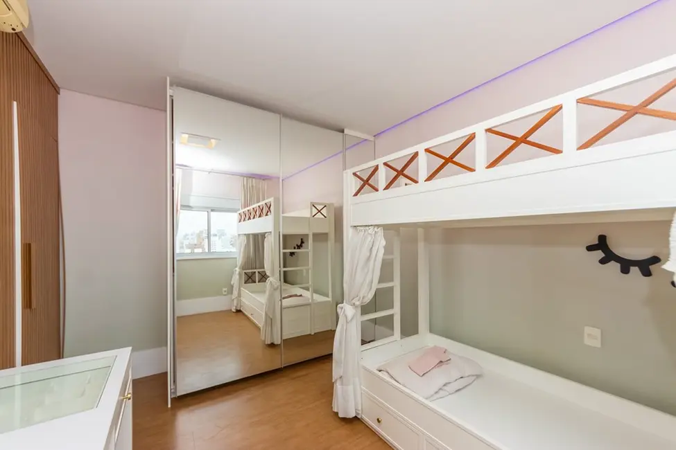 Foto 6 de Apartamento com 4 quartos à venda, 233m2 em Vila Uberabinha, São Paulo - SP