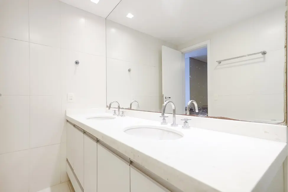 Foto 7 de Apartamento com 4 quartos à venda, 241m2 em Água Branca, São Paulo - SP