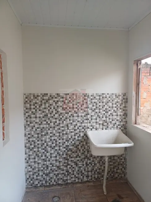 Foto 6 de Casa com 2 quartos para alugar, 75m2 em Jardim Europa, Telemaco Borba - PR