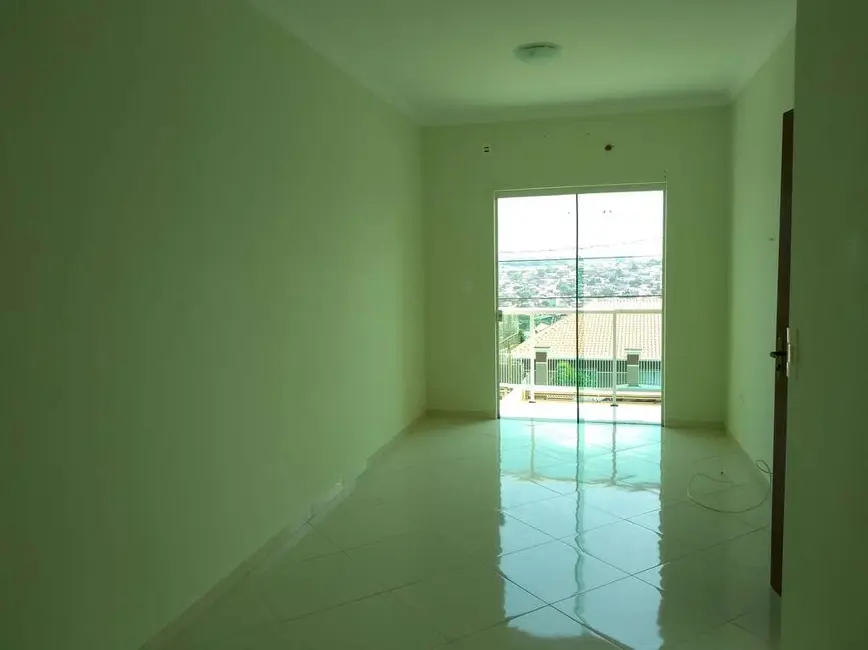 Foto 4 de Sobrado com 3 quartos para alugar, 90m2 em Alto das Oliveiras, Telemaco Borba - PR
