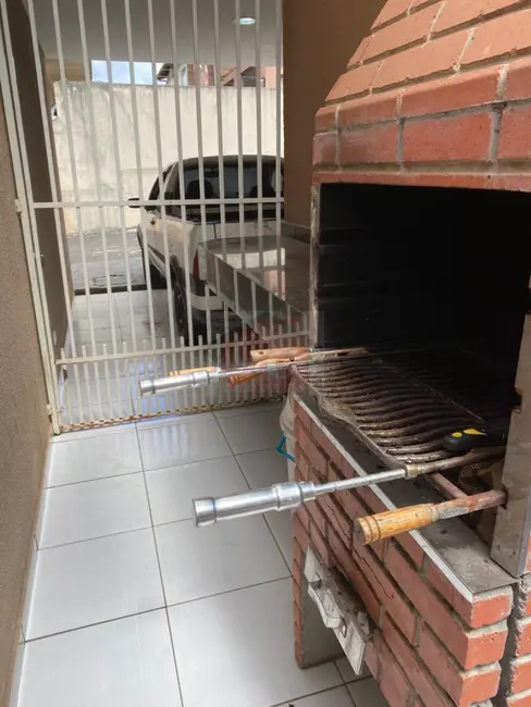 Sobrado com 3 quartos à venda, 97m2 em Jardim Alegre, Telemaco Borba - PR - imagem 5 Foto 5 de Sobrado com 3 quartos à venda, 97m2 em Jardim Alegre, Telemaco Borba - PR