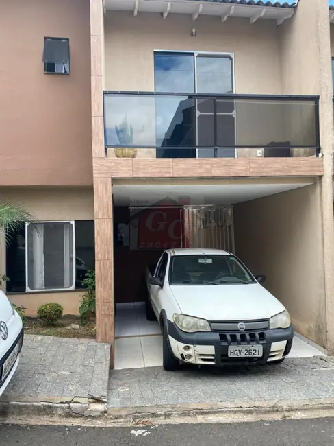 Foto 2 de Sobrado com 3 quartos à venda, 97m2 em Jardim Alegre, Telemaco Borba - PR