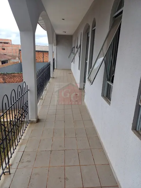 Foto 4 de Sobrado com 4 quartos para alugar, 150m2 em Jardim Bom Jesus, Telemaco Borba - PR